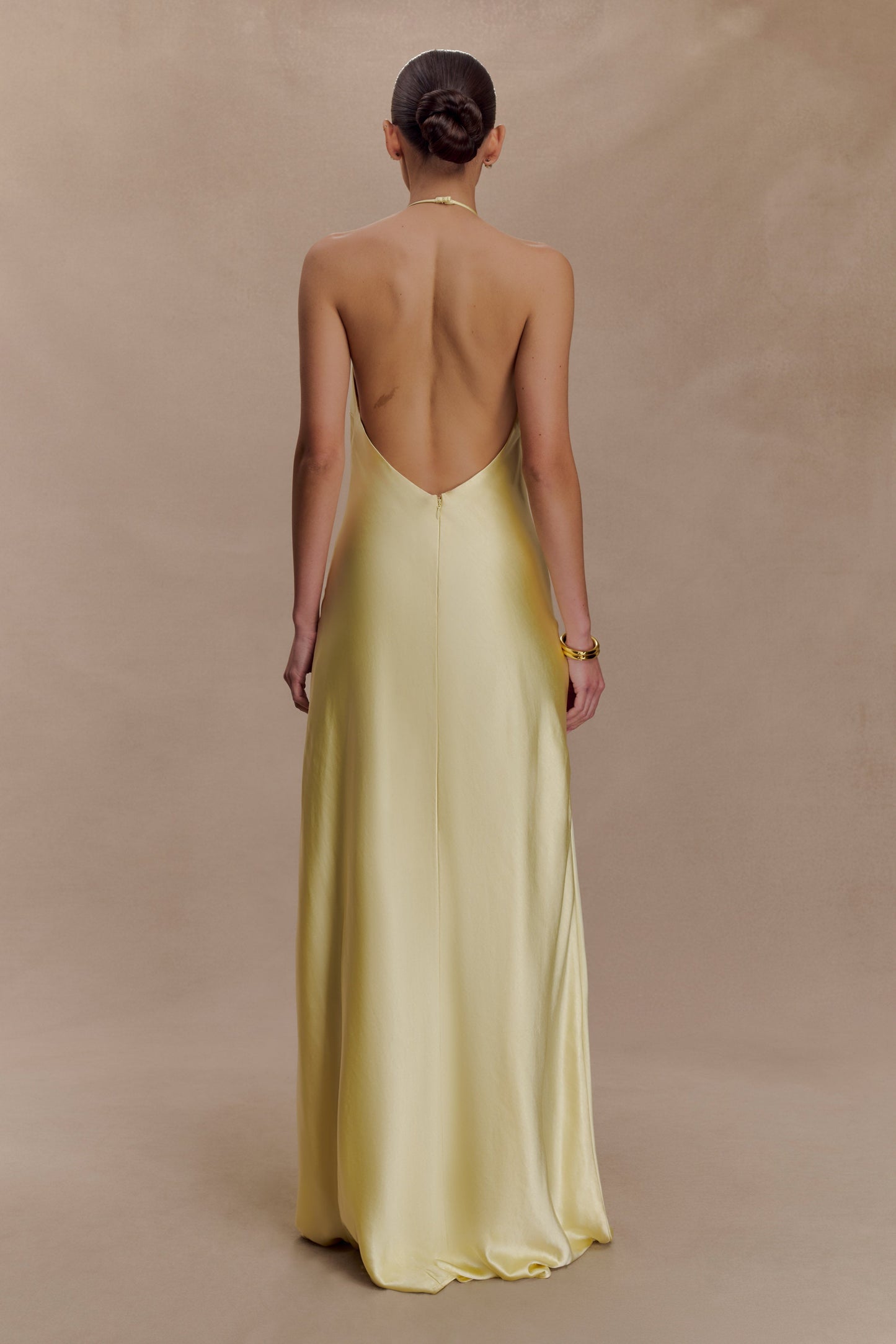 Robe longue satinée à col montant Bella - Citron