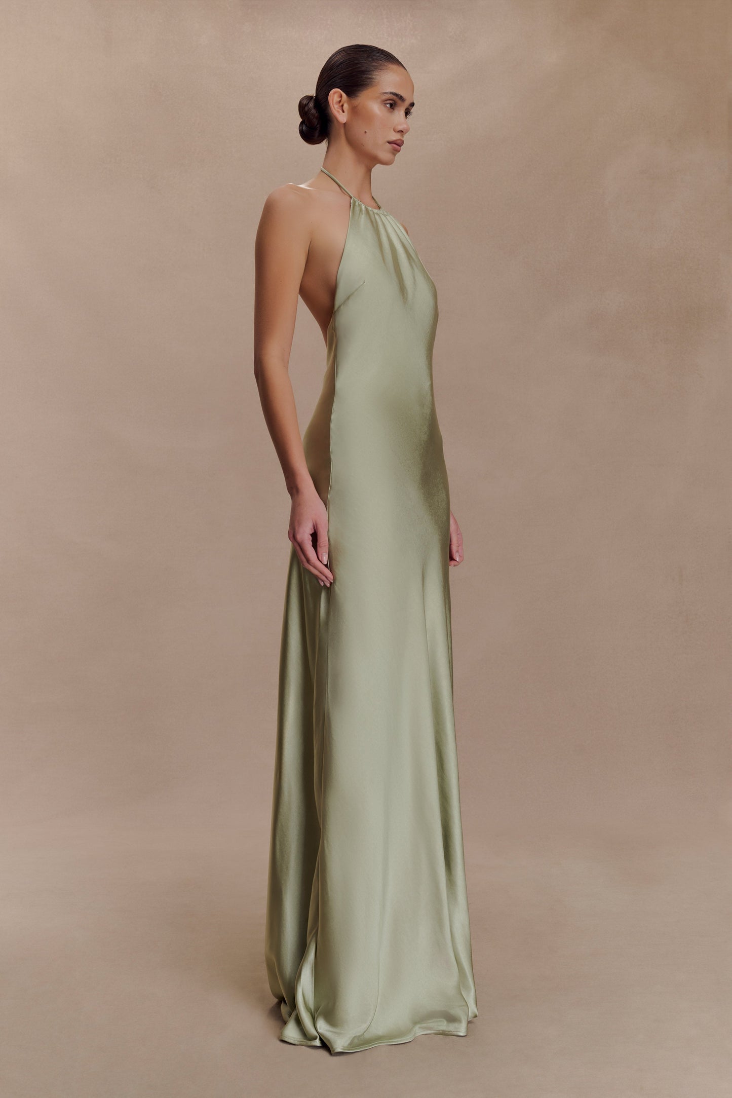 Robe Maxi Bella en Satin avec Décolleté en V - SAGE