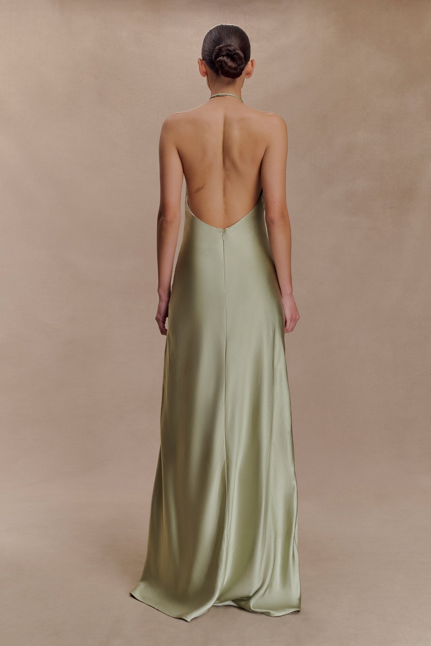 Robe Maxi Bella en Satin avec Décolleté en V - SAGE