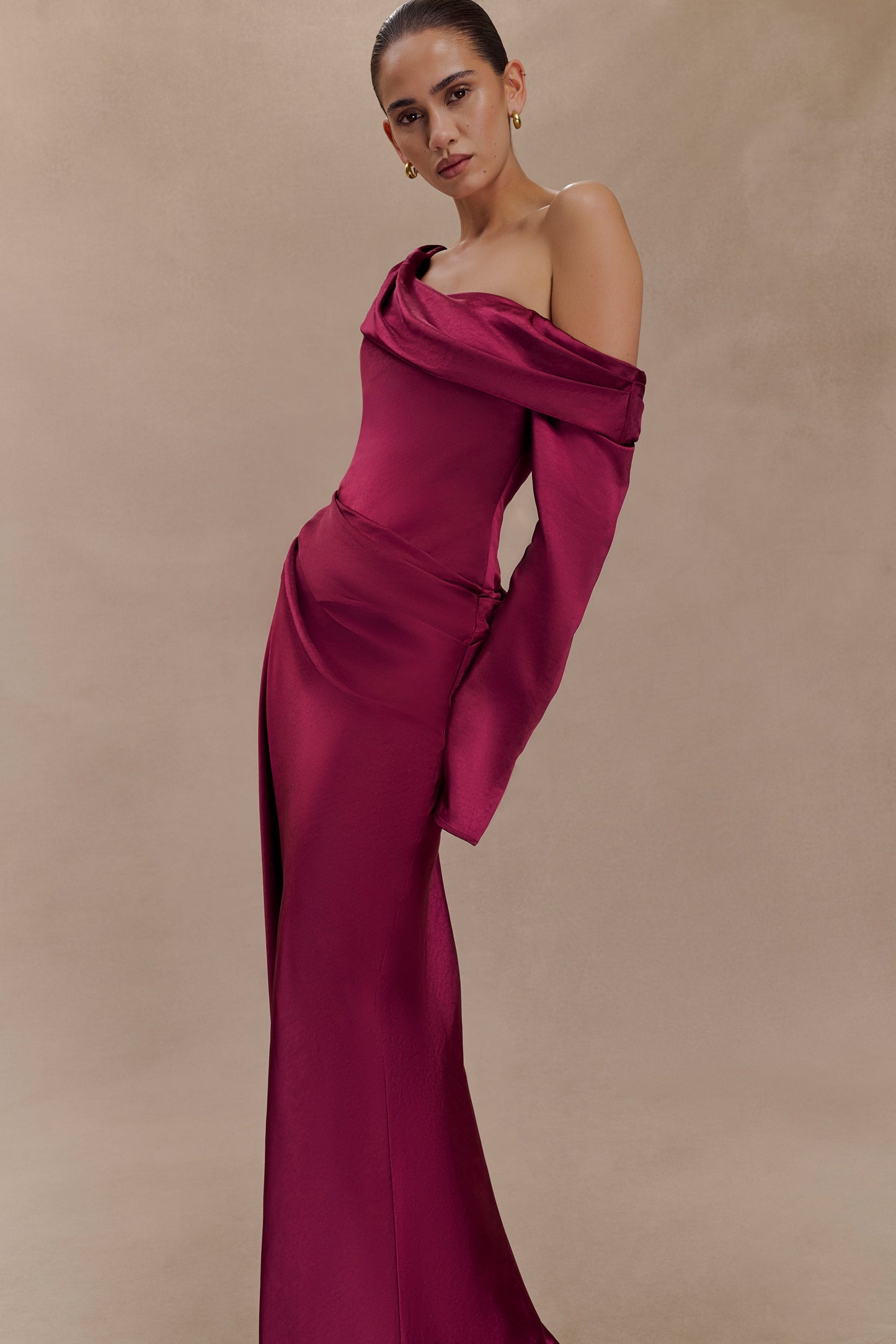 Robe longue satinée Iris à manches longues - Brun-rouge