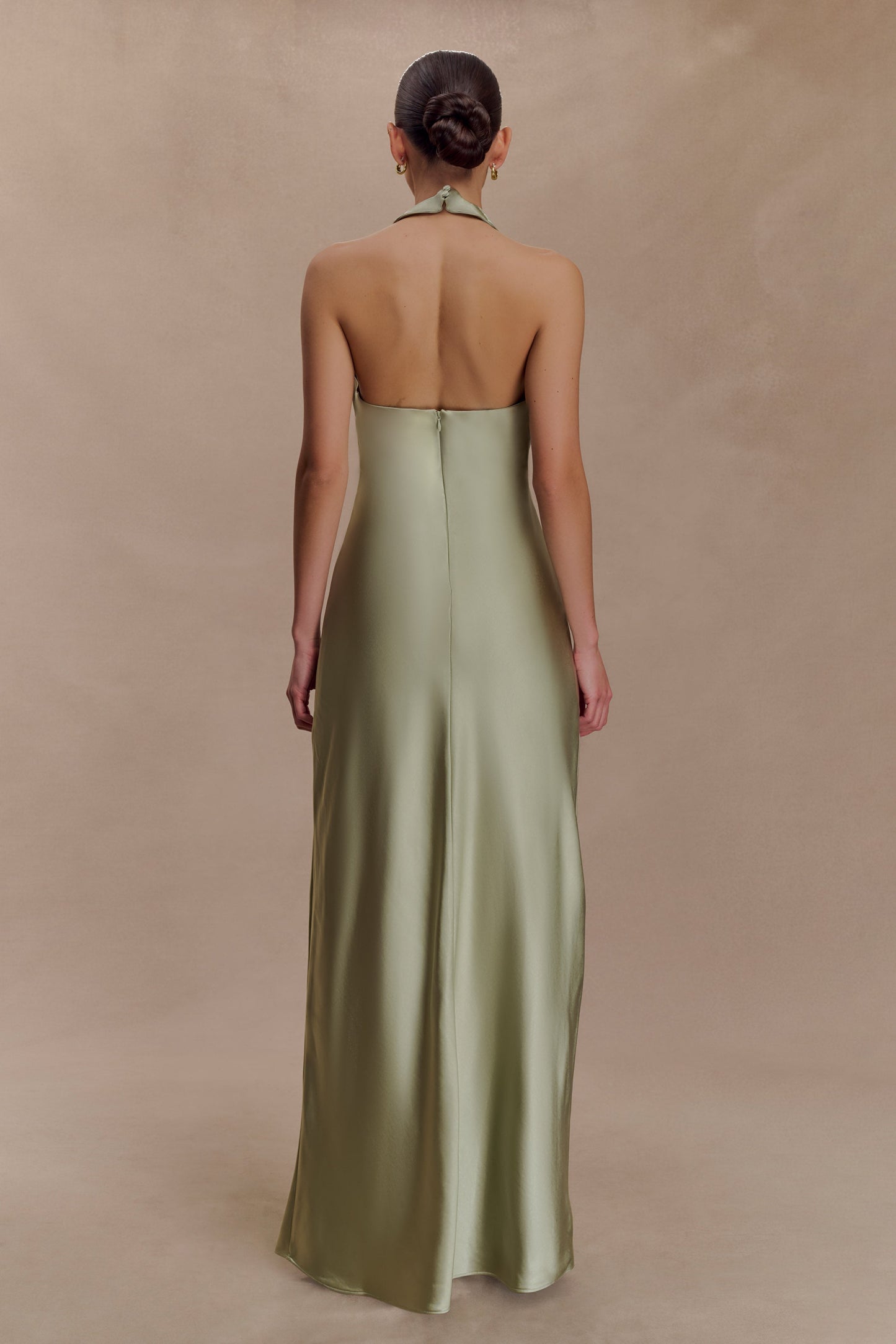 Alice Robe Maxi en Satin avec Décolleté Halter - SAGE