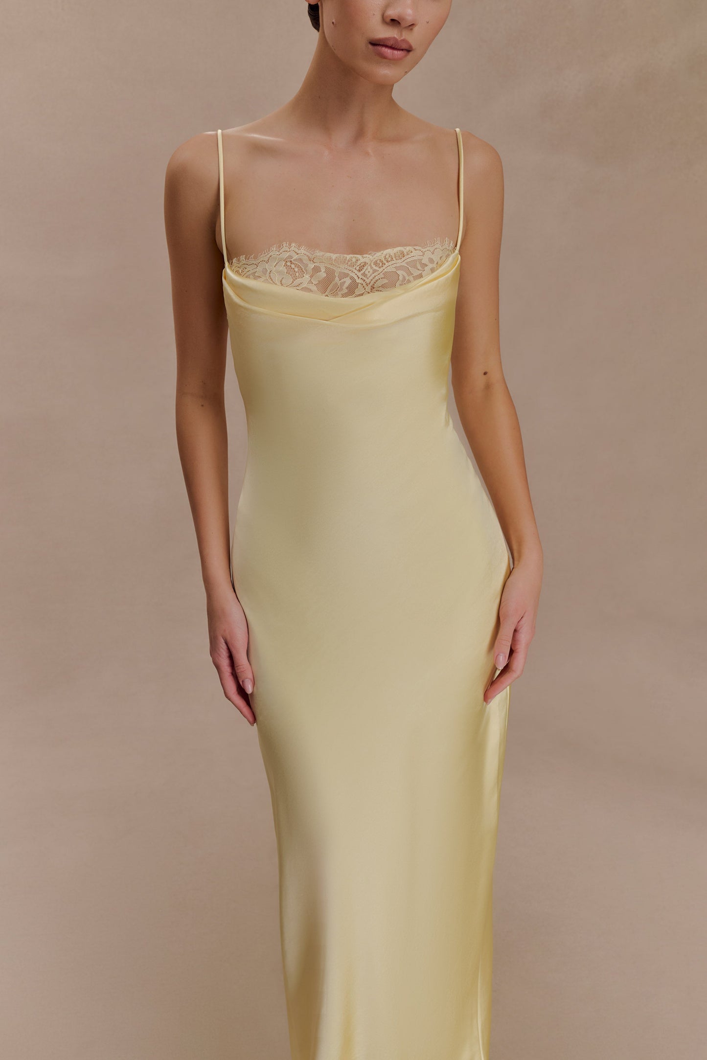 Robe Maxi en Dentelle et Satin Isadora - Citron