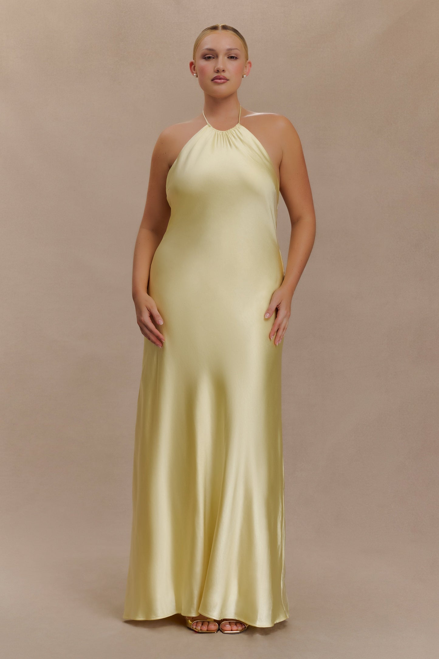 Robe longue satinée à col montant Bella - Citron