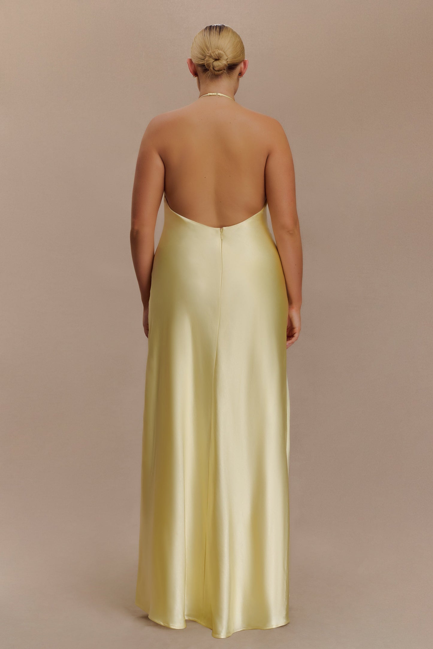 Robe longue satinée à col montant Bella - Citron