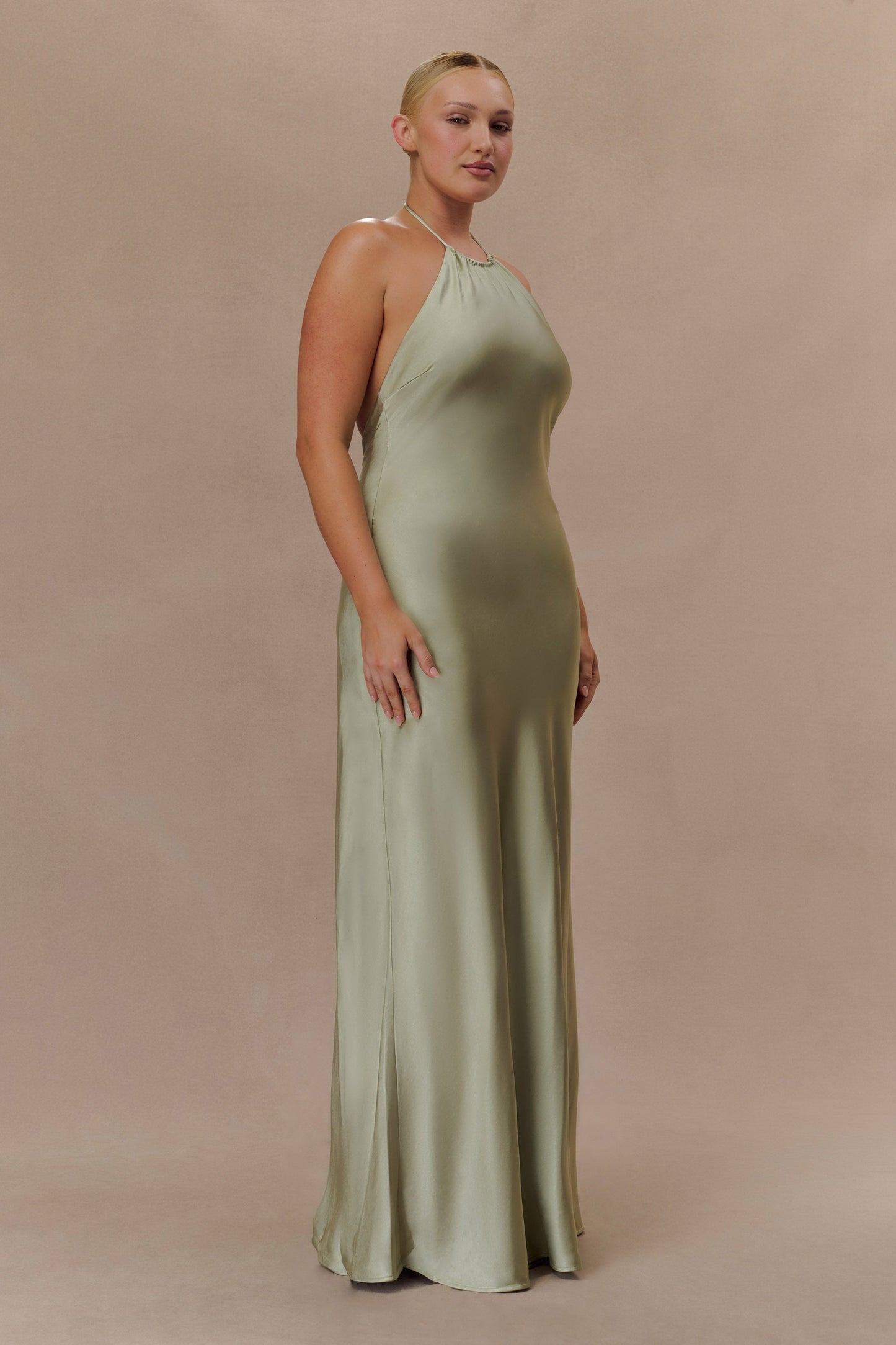 Robe Maxi Bella en Satin avec Décolleté en V - SAGE
