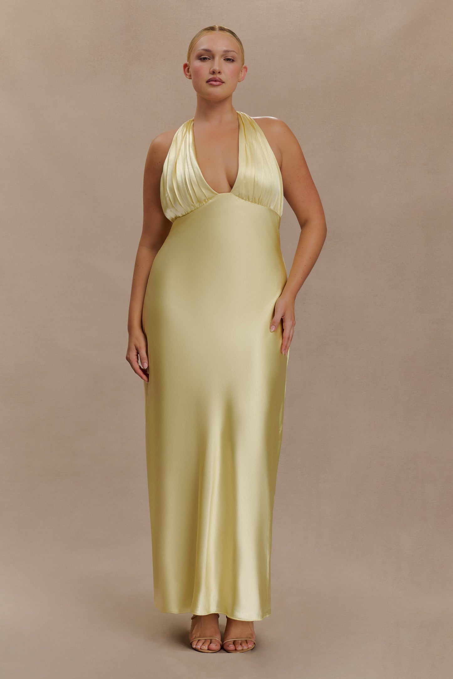 Alice Robe Maxi en Satin avec Décolleté Halter - Citron