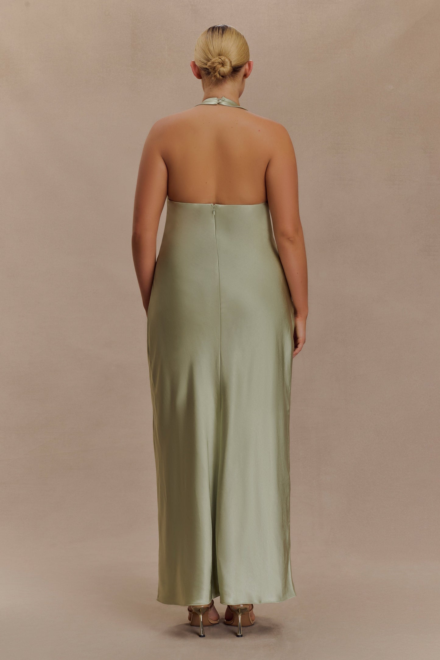Alice Robe Maxi en Satin avec Décolleté Halter - SAGE