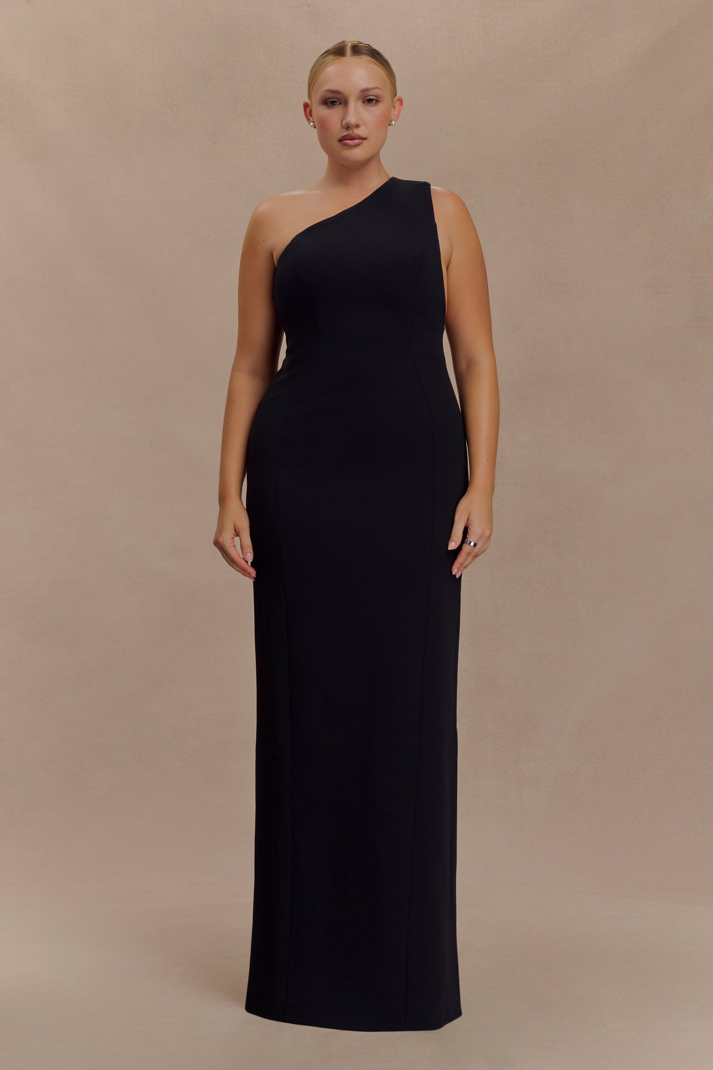 Robe Maxi Milena en Crêpe avec une Seule Épaule - Noire