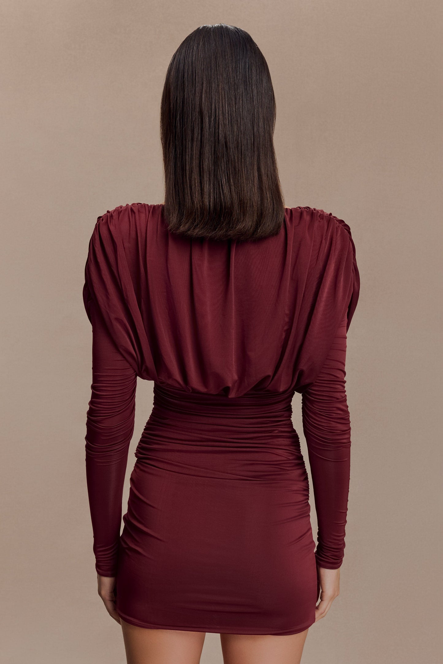 Robe mini à manches longues et décolleté plongeant Hayden - Bourgogne