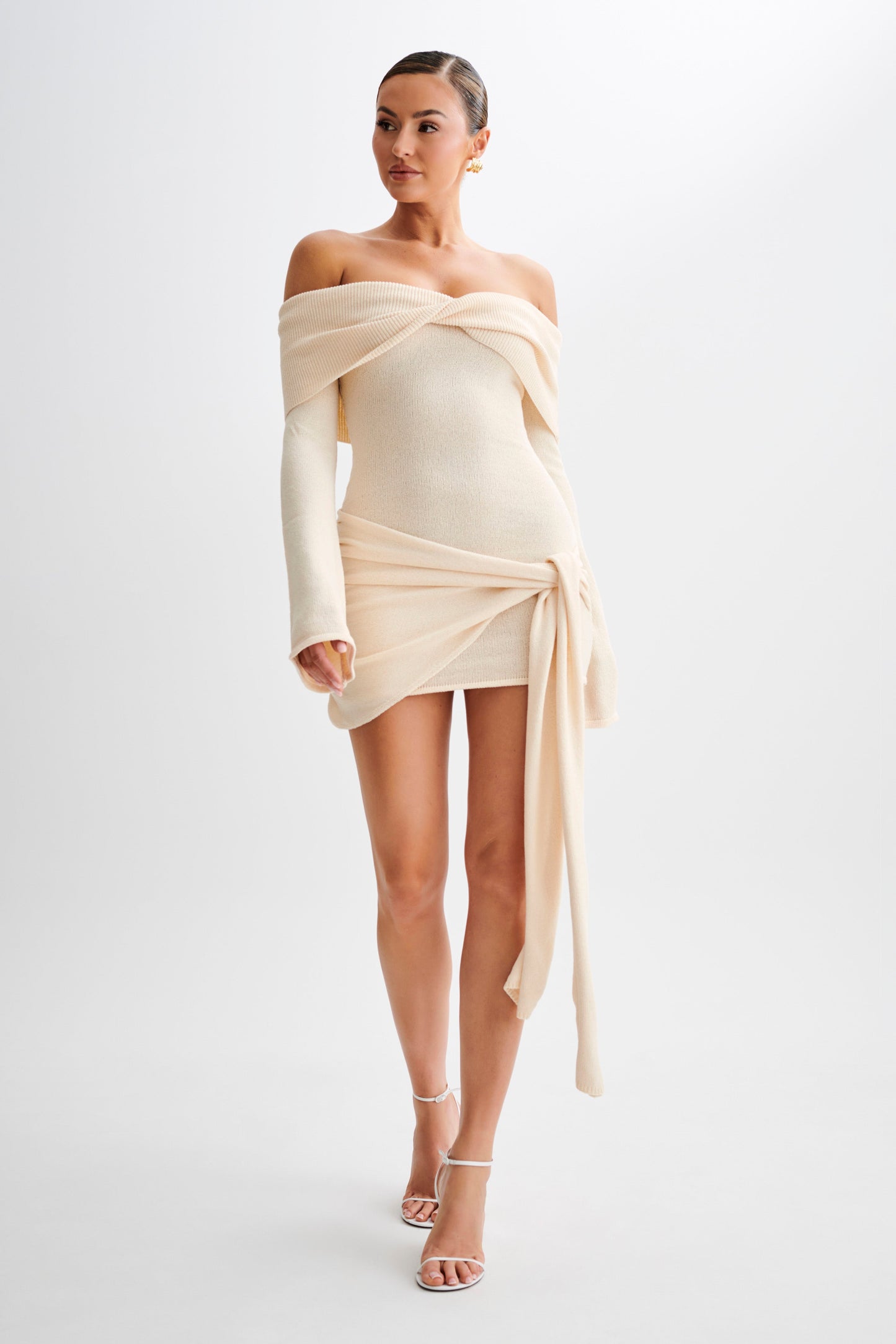 Mini-robe en tricot à nouer avec épaules dénudées Camryn - Crème Marle