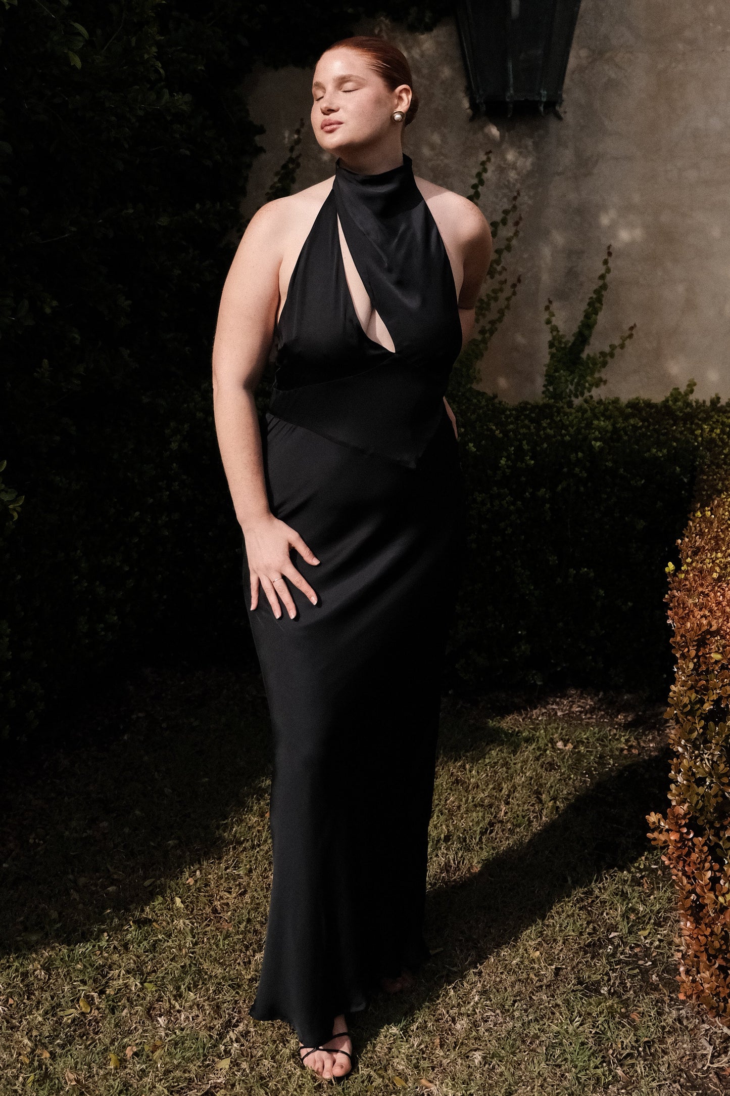 Robe Maxi Belladonna en Satin avec Décolleté Halter - Noir