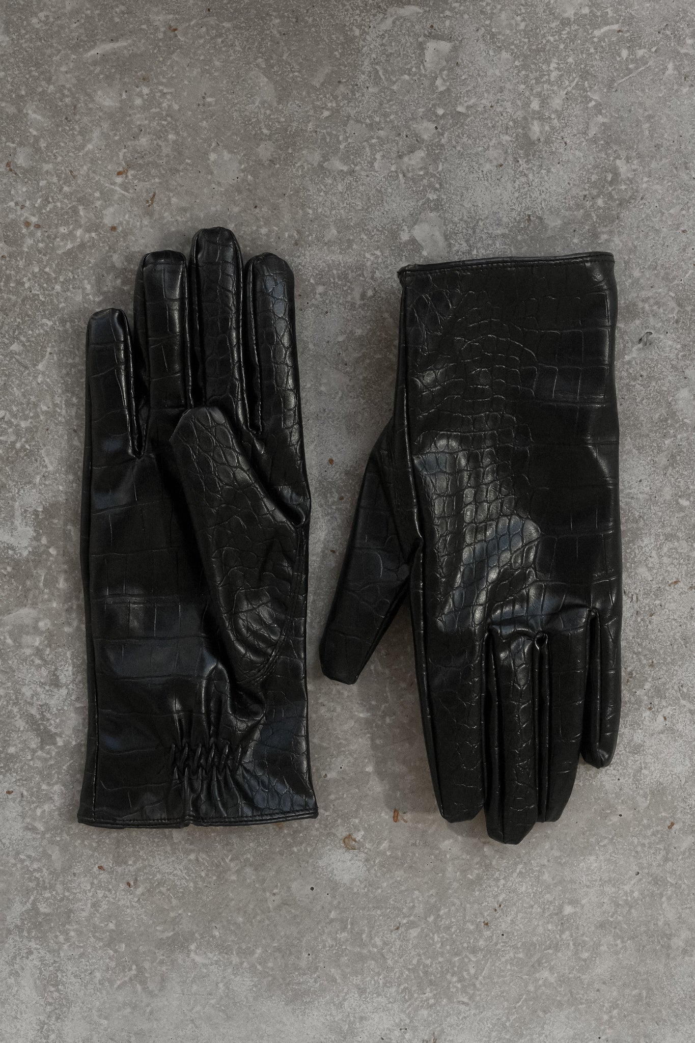 Atlas Gants en simili cuir croco - Noir