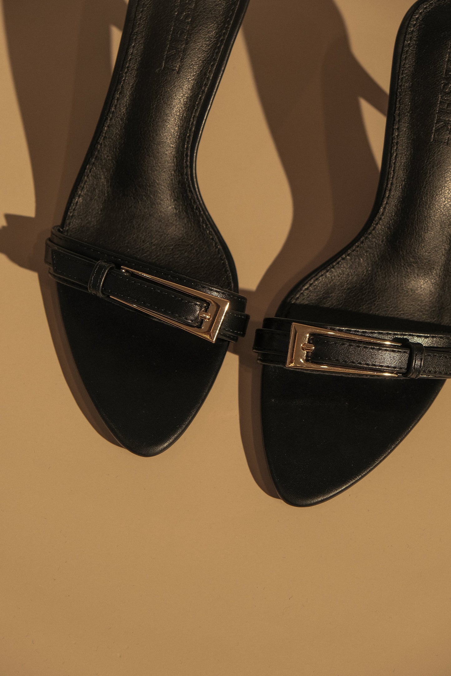 Marieanne, talons hauts avec boucle - Noir