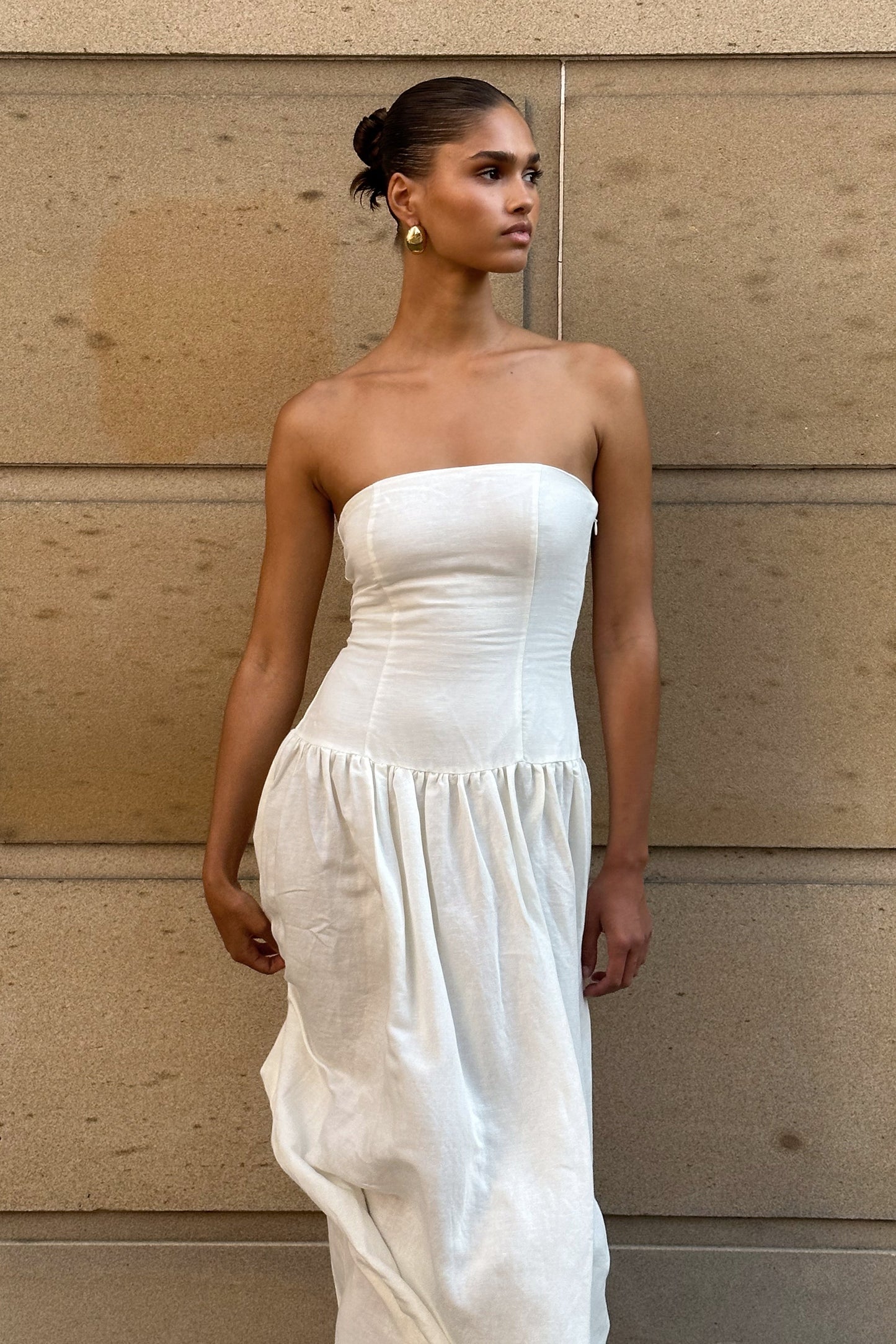 Audrina Robe Maxi en Lin Sans Bretelles - Blanc