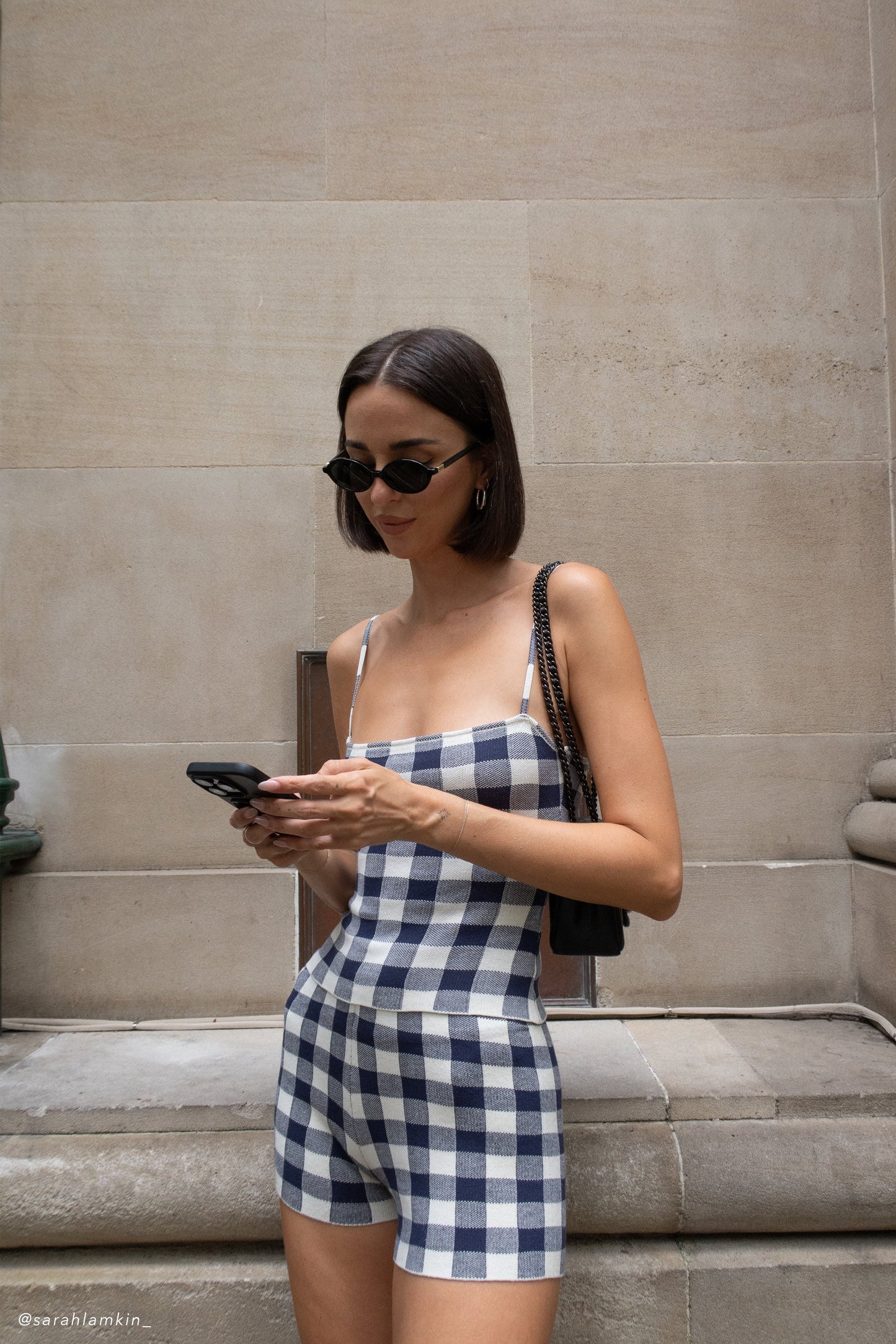 Marcie, haut en tricot sans manches - carreaux bleu marine