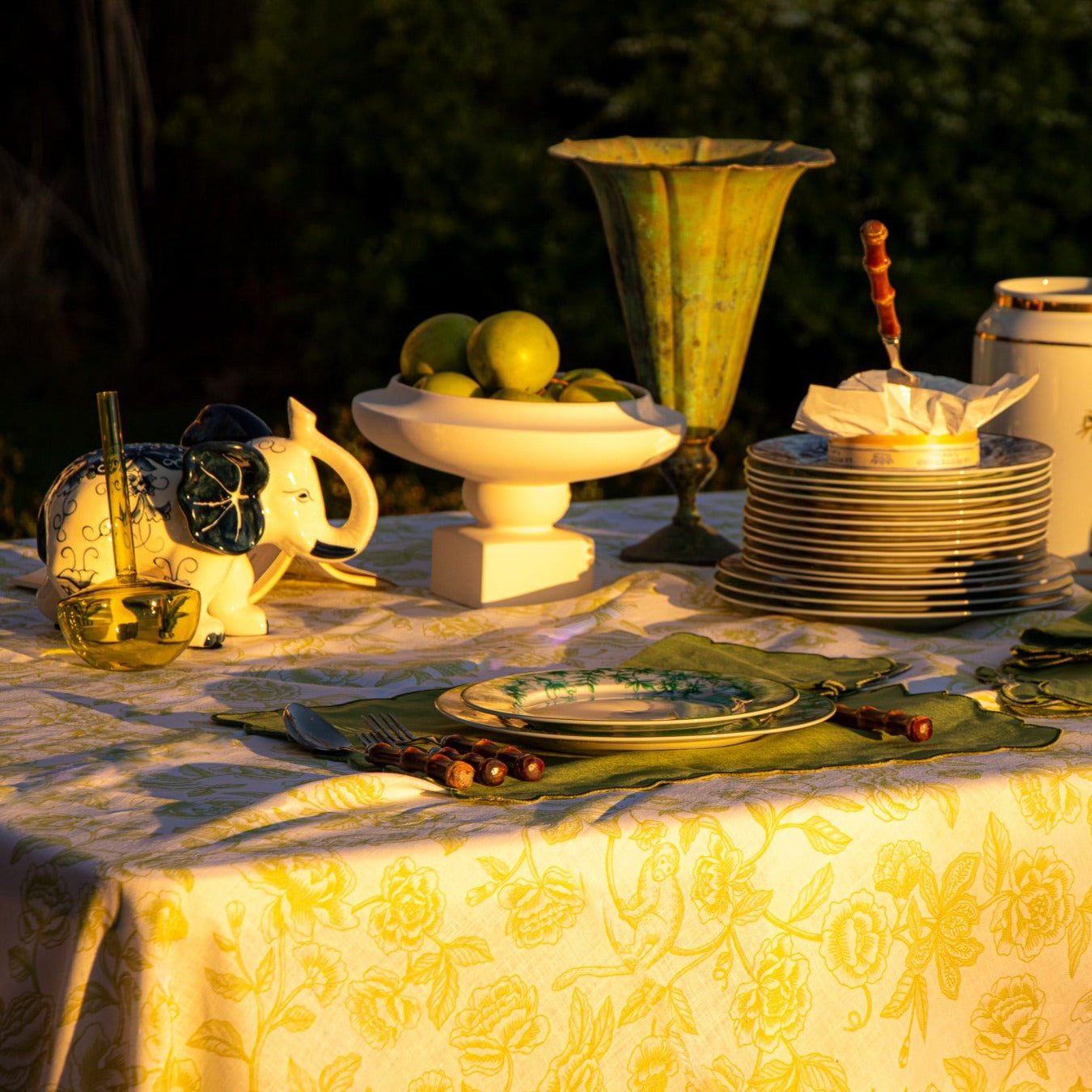 Nappe en lin Ivory Flora Parlour en vert et blanc
