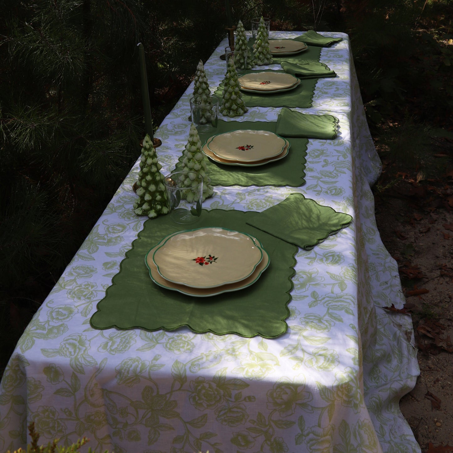 Nappe en lin Ivory Flora Parlour en vert et blanc