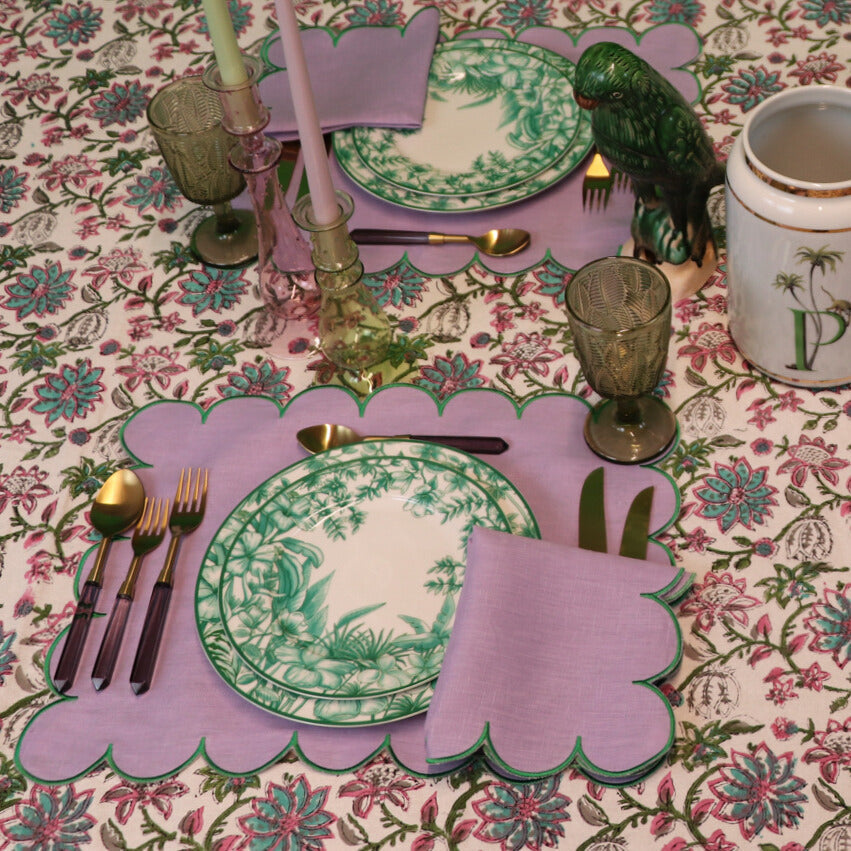 Serviettes en lin ornées lilas avec bordure verte (lot de 4)
