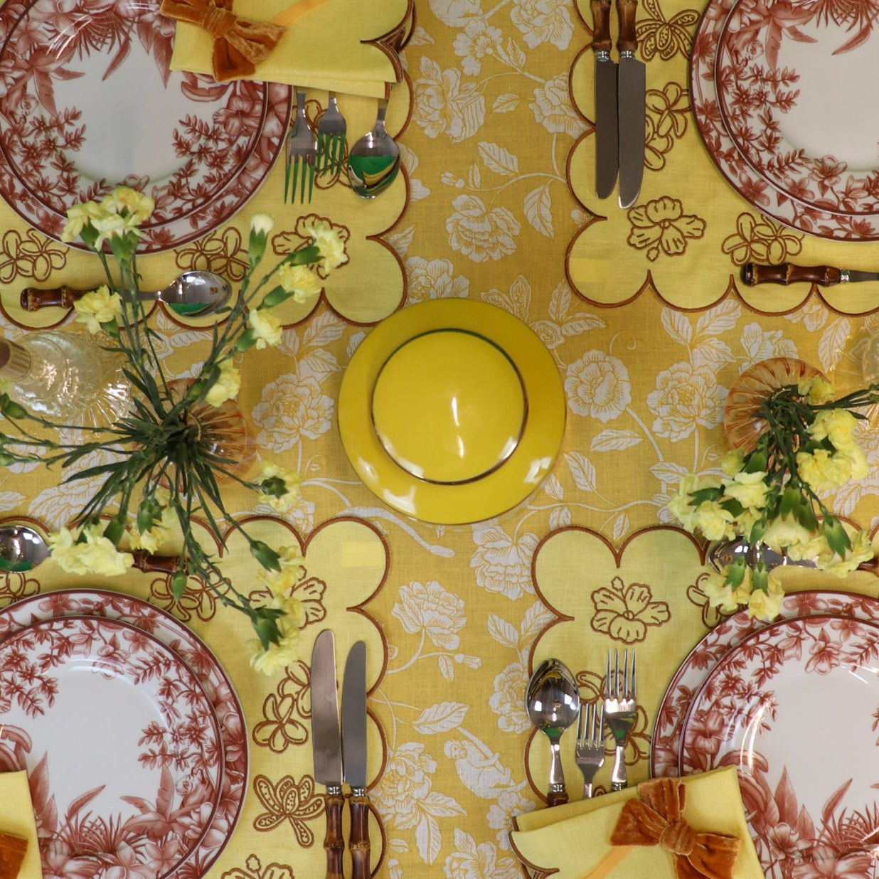 Nappe en lin Marigold Flora Parlour en blanc et moutarde