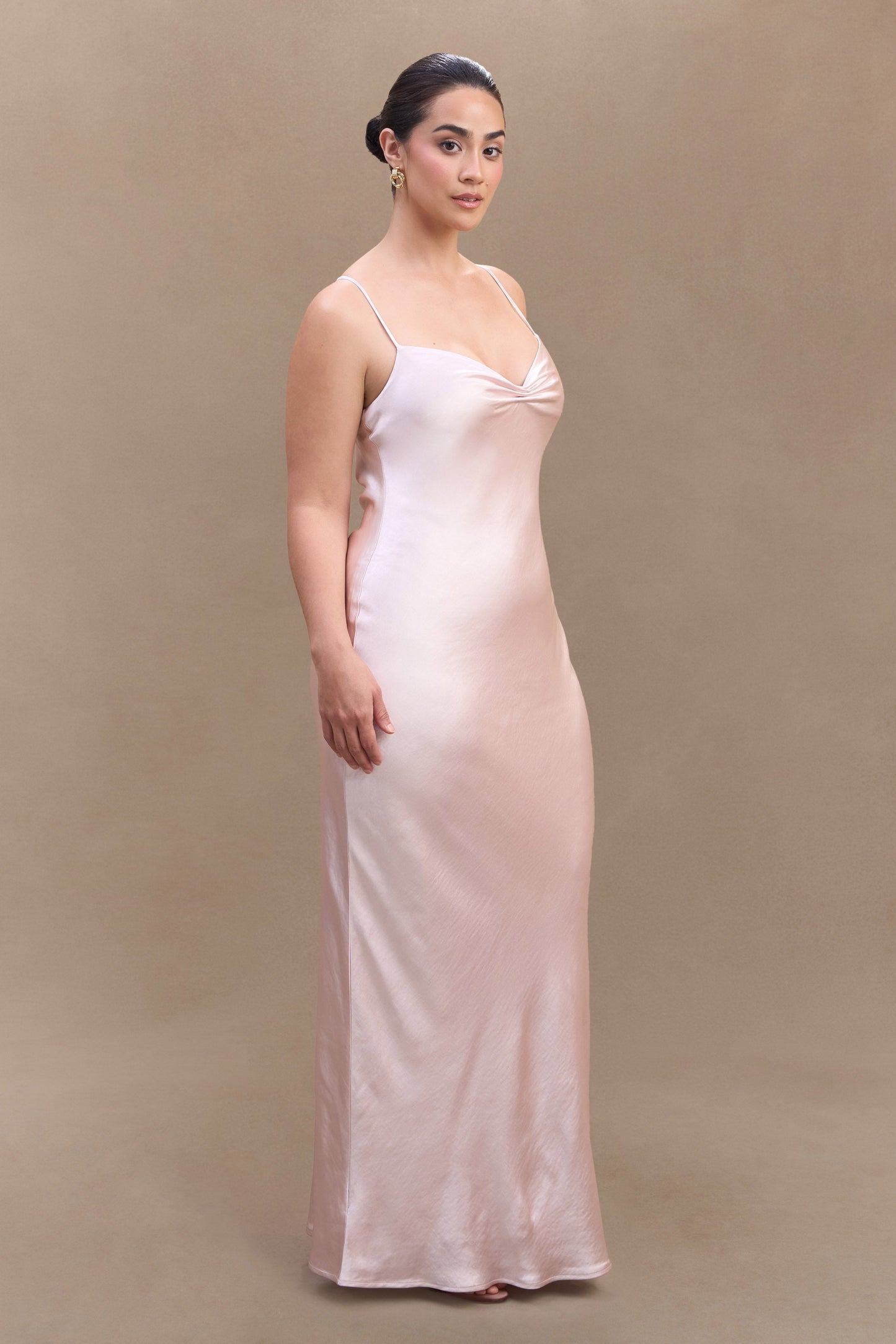 Lilly Robe Maxi Satin à Manches Bouffantes - Rose Poudré