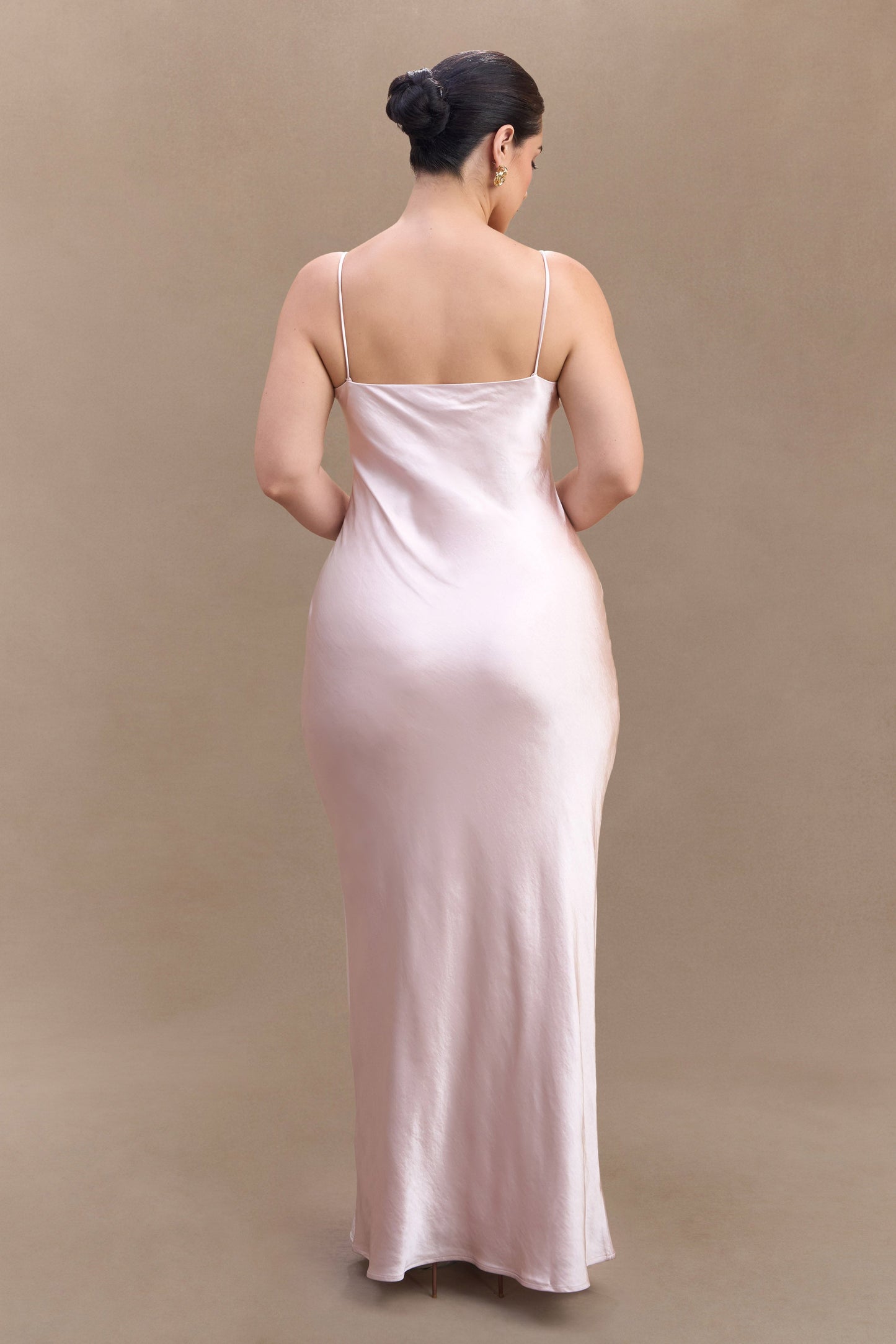 Lilly Robe Maxi Satin à Manches Bouffantes - Rose Poudré