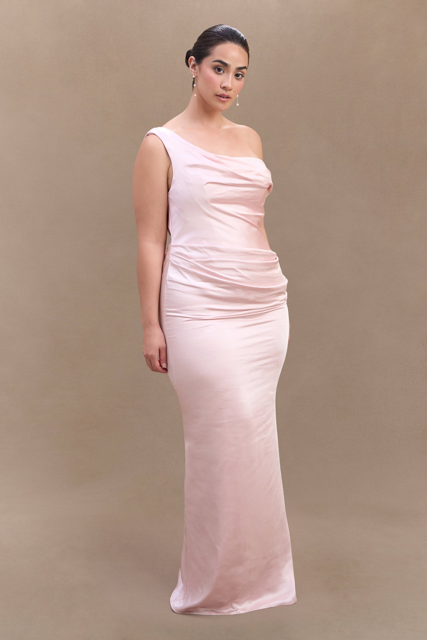 Robe Maxi en Satin Dalia à Manches Décolletées - Rose Poudré