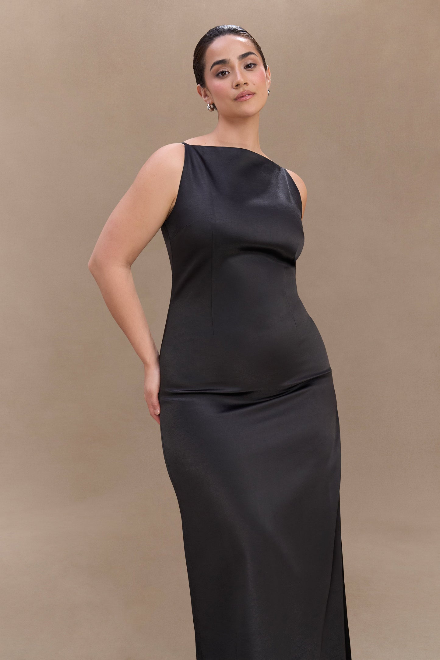 Violet Robe Maxi en Satin Sans Manches - Noir