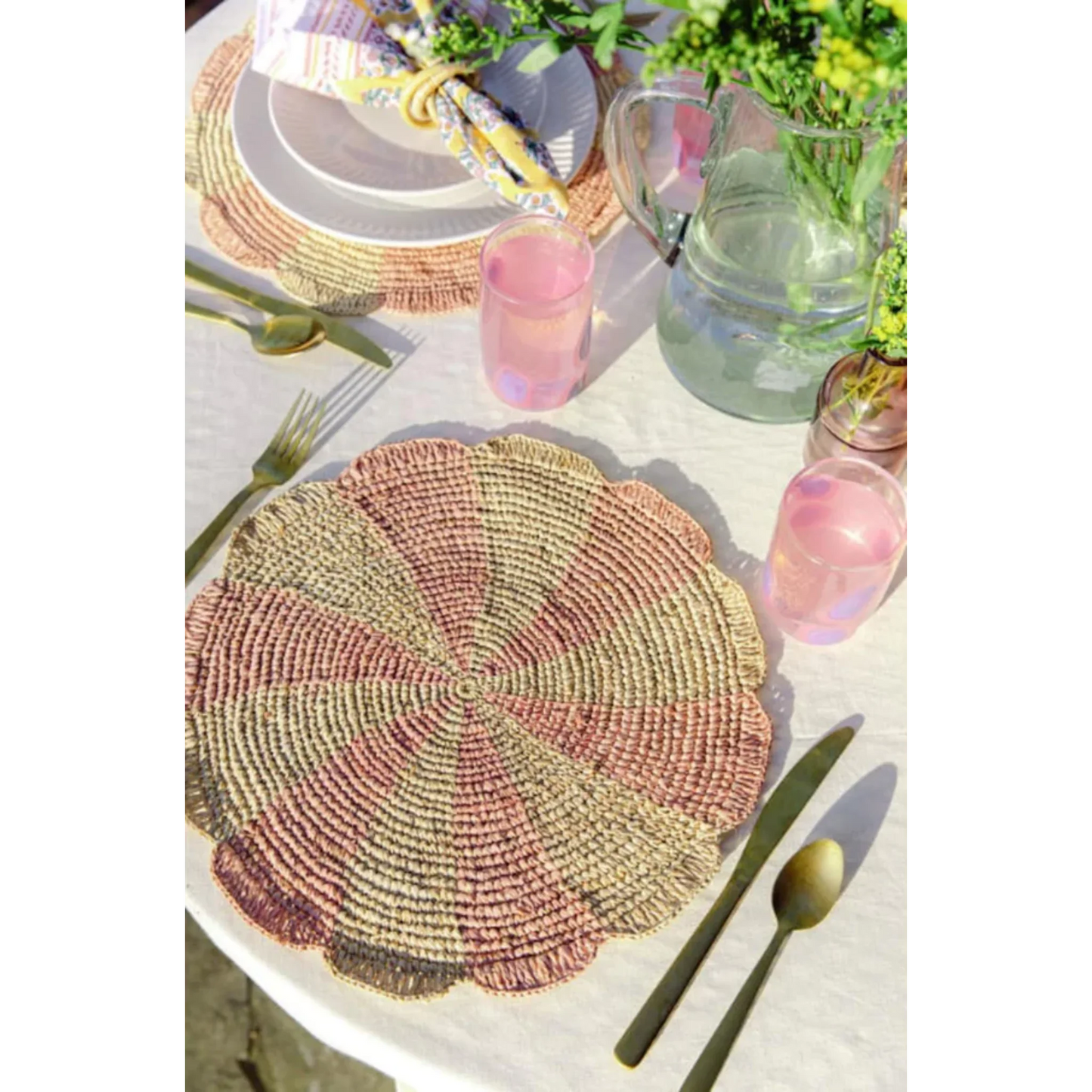 Set de table Pinwheel rose, plateau en raphia