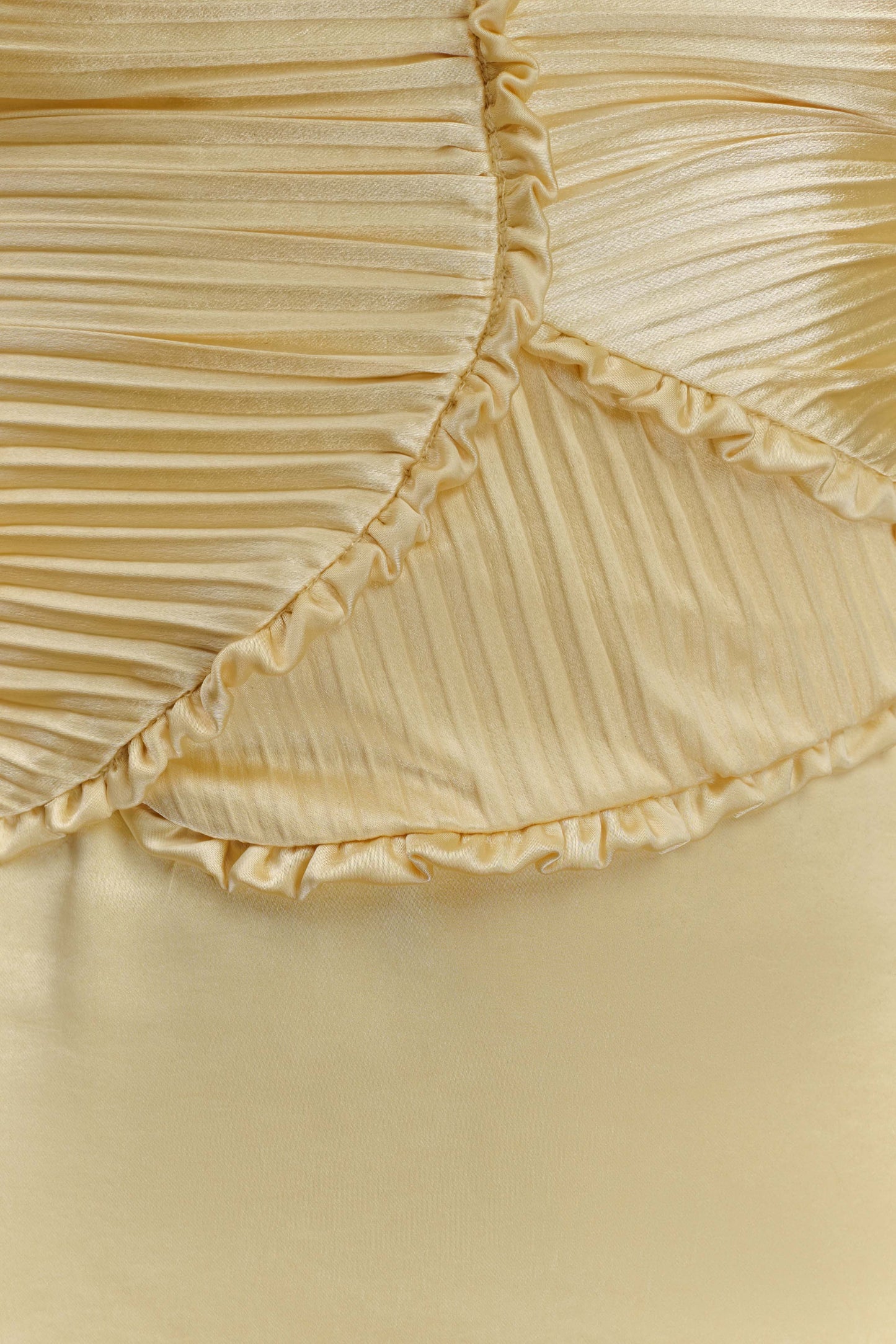 Robe longue satinée Larissa avec pétales froncés - Citron