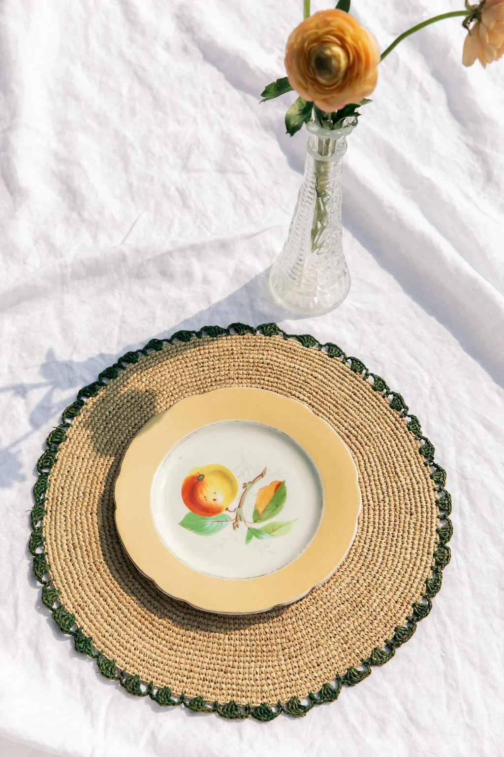 Set de table Aura Green edge, plateau en raphia tissé