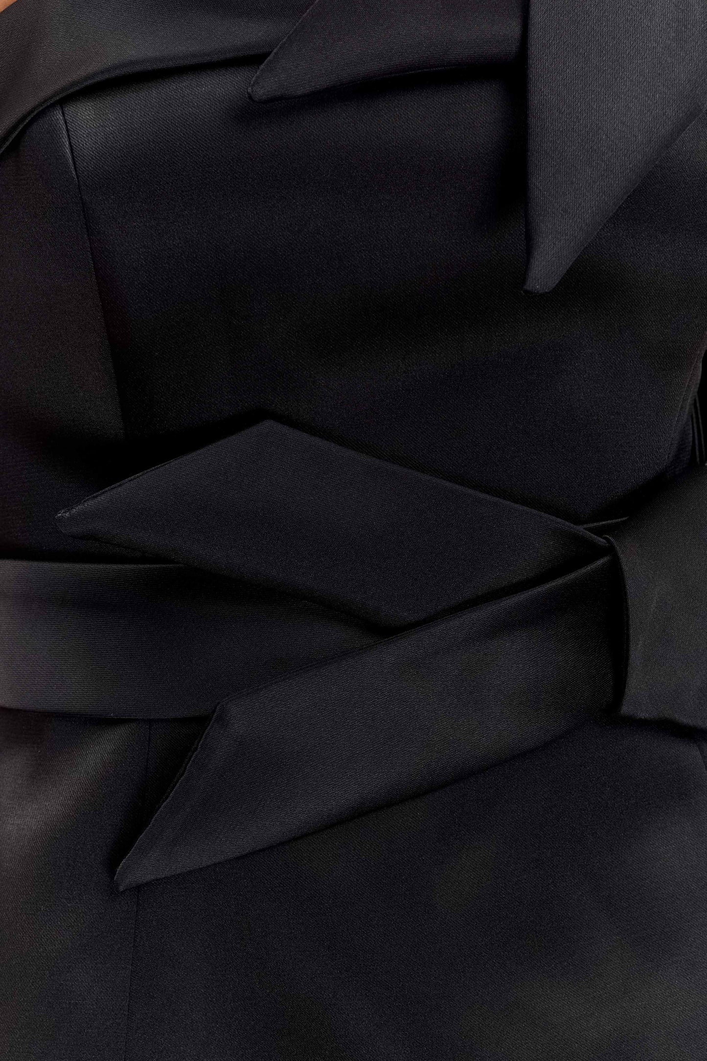 Mini-robe trapue en satin sans bretelles avec nœud - Noir