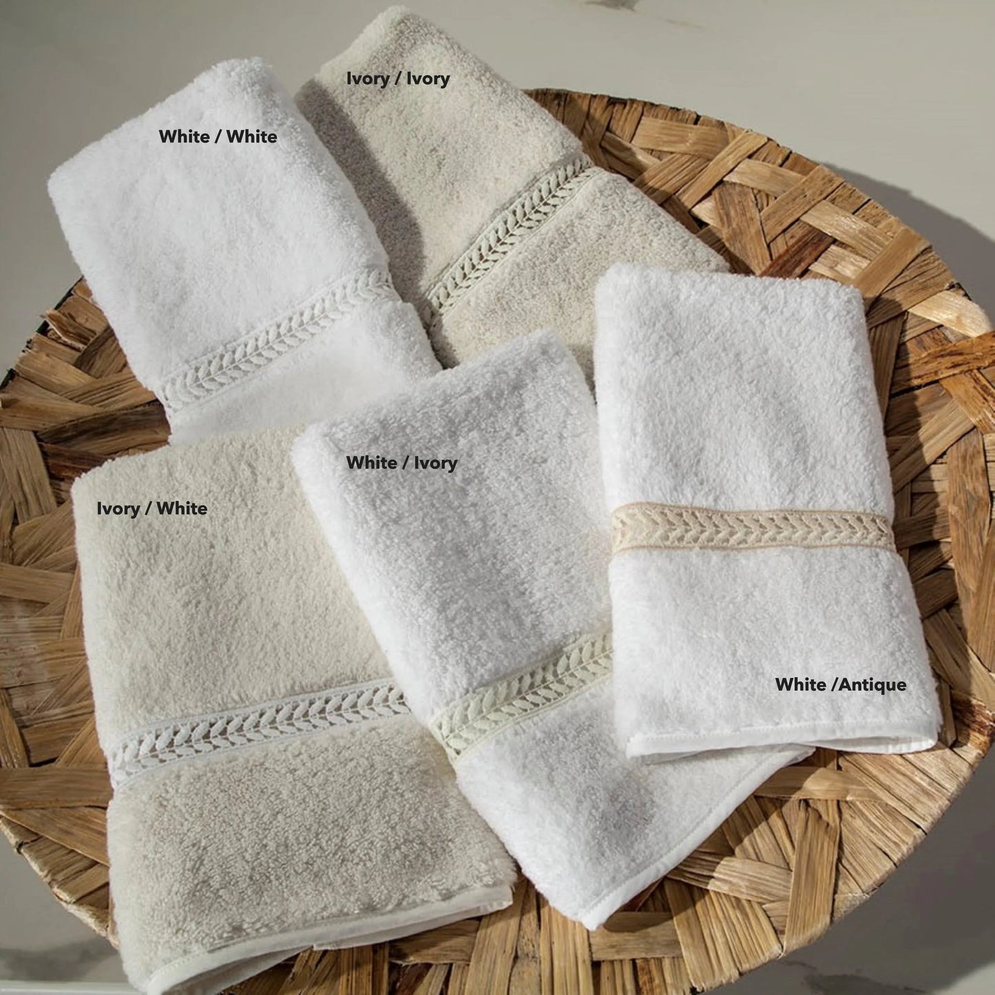 Serviette pour les doigts en forme de couronne