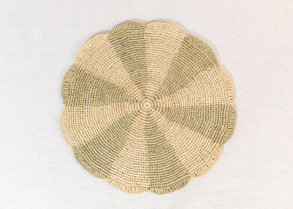 Set de table Pinwheel Olive, plateau en raphia
