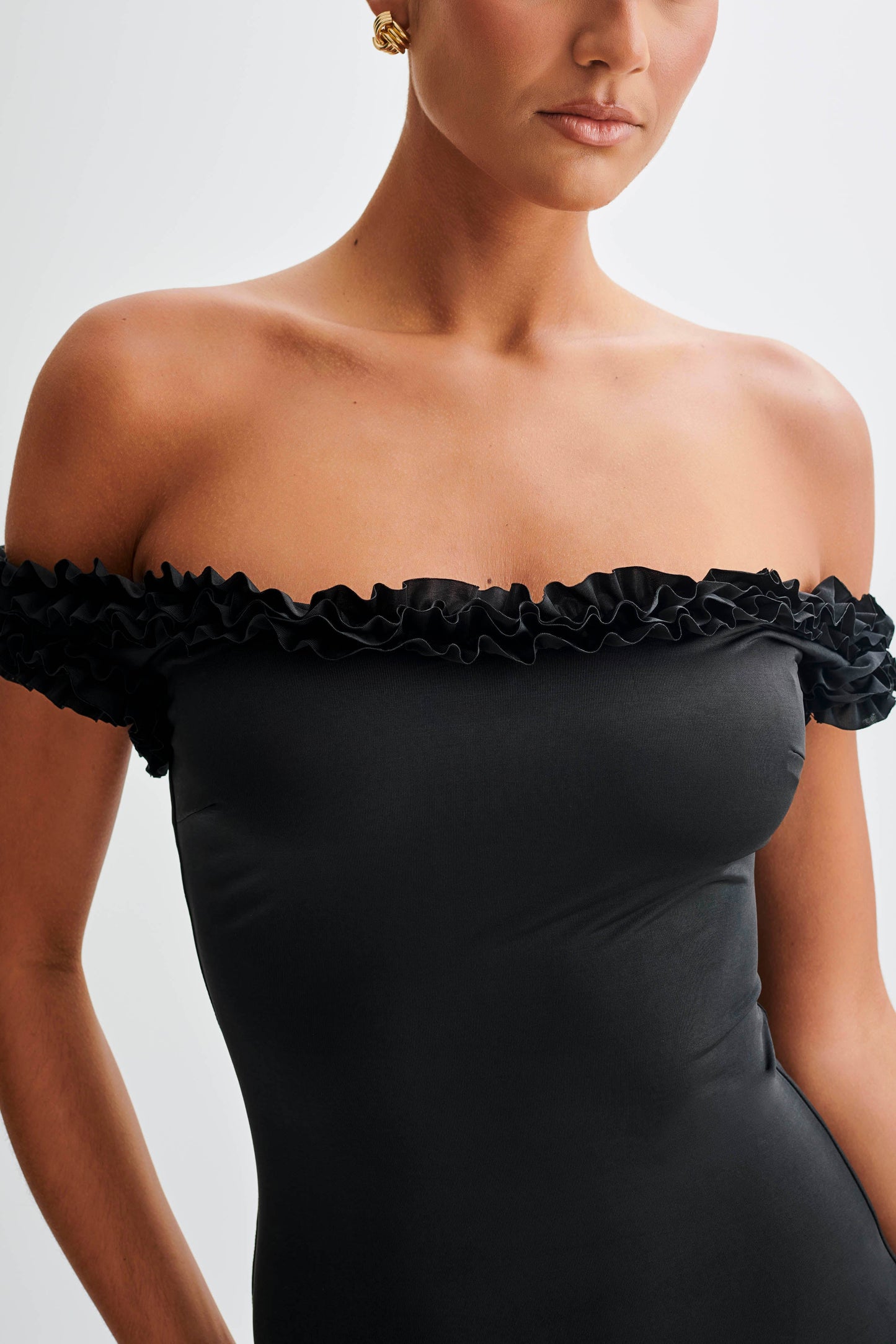 Robe midi à volants et épaules dénudées Arielle - Noir