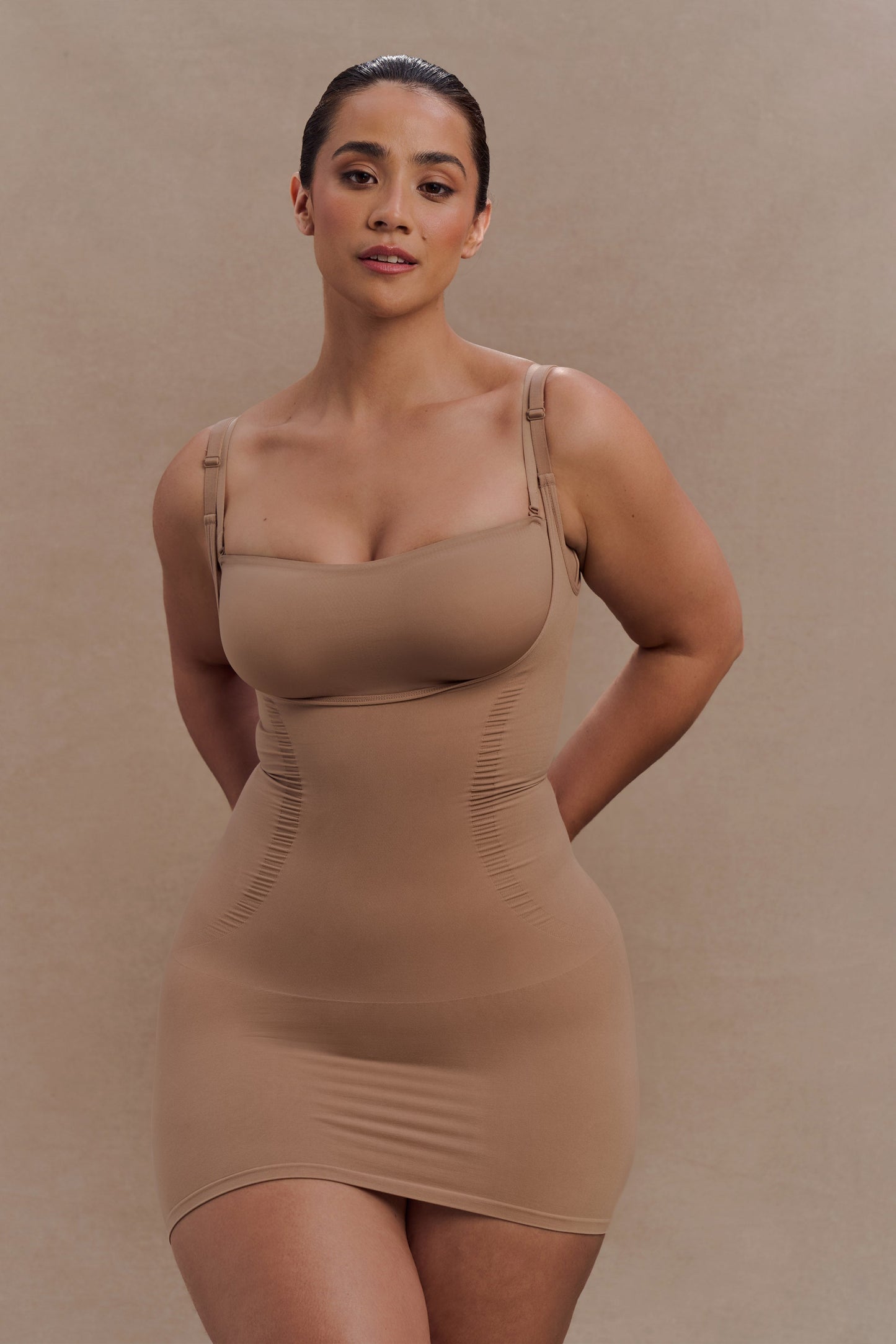 Jocelyn Mini-robe gainante sans dos - Latte