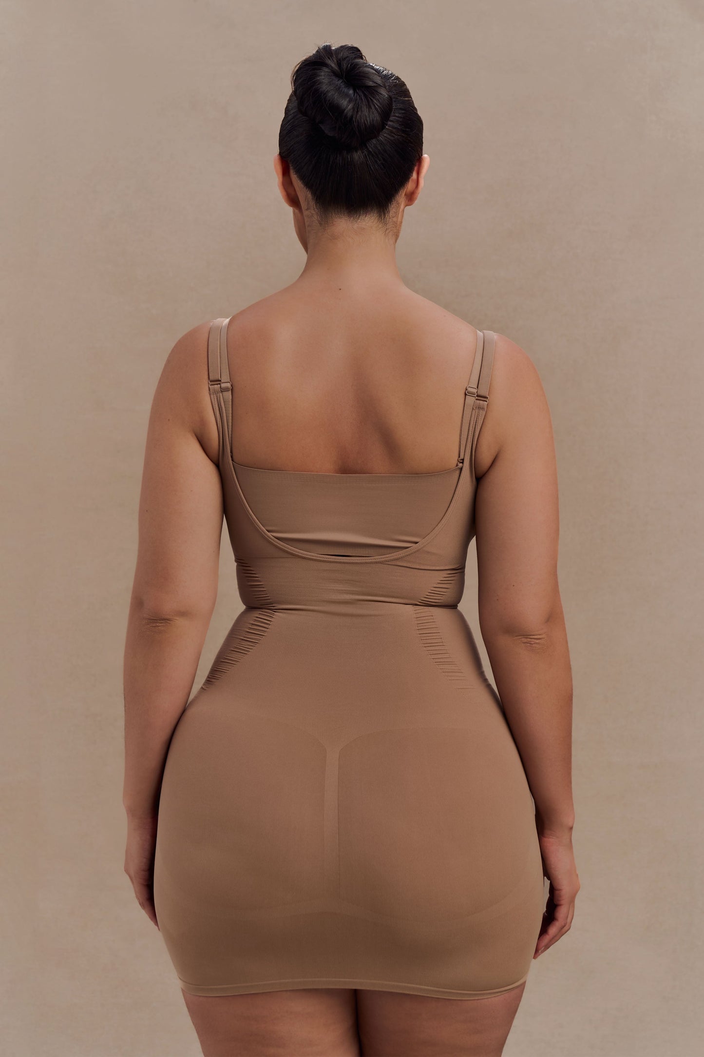 Jocelyn Mini-robe gainante sans dos - Latte