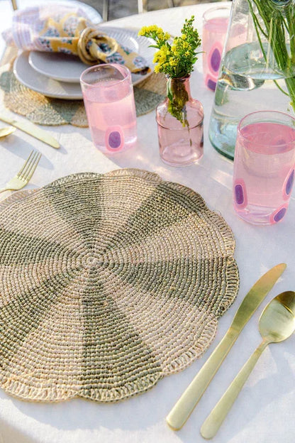 Set de table Pinwheel Olive, plateau en raphia