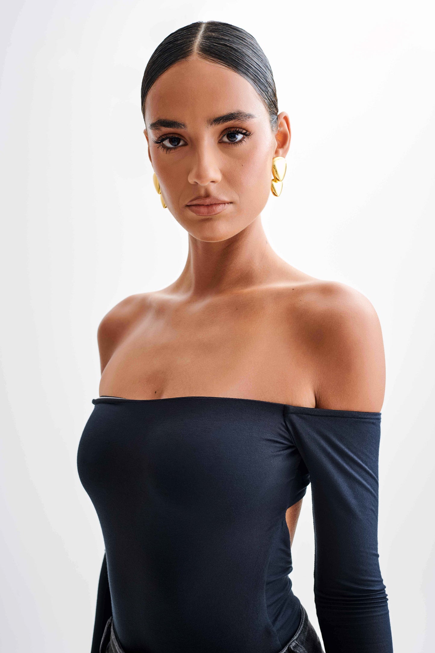 Body à manches longues en modal avec épaules dénudées Peta - Noir