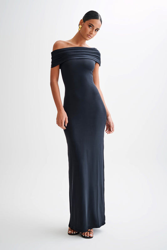 Robe Maxi Évasée et Décolletée Cassandra - Noir