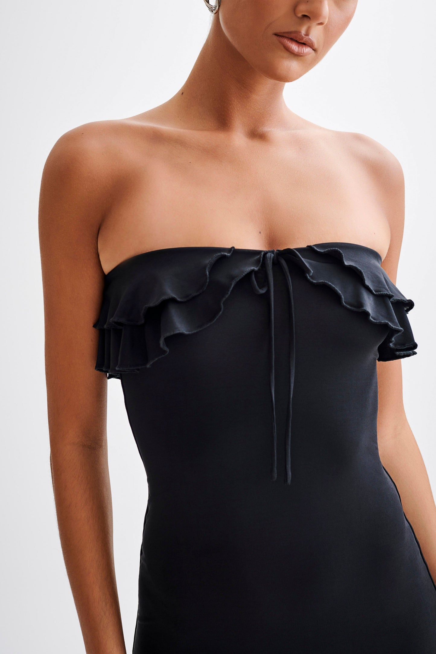 Robe midi en mousseline de soie à volants, sans bretelles, Bea - Noir