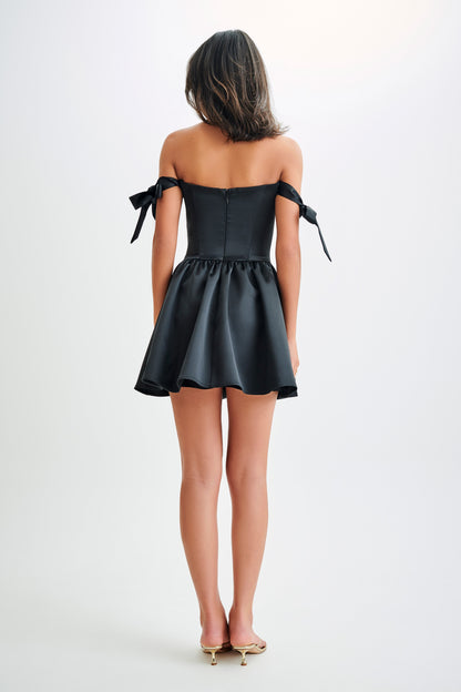 Mini-robe Rita en satin avec manches à nœud - Noir