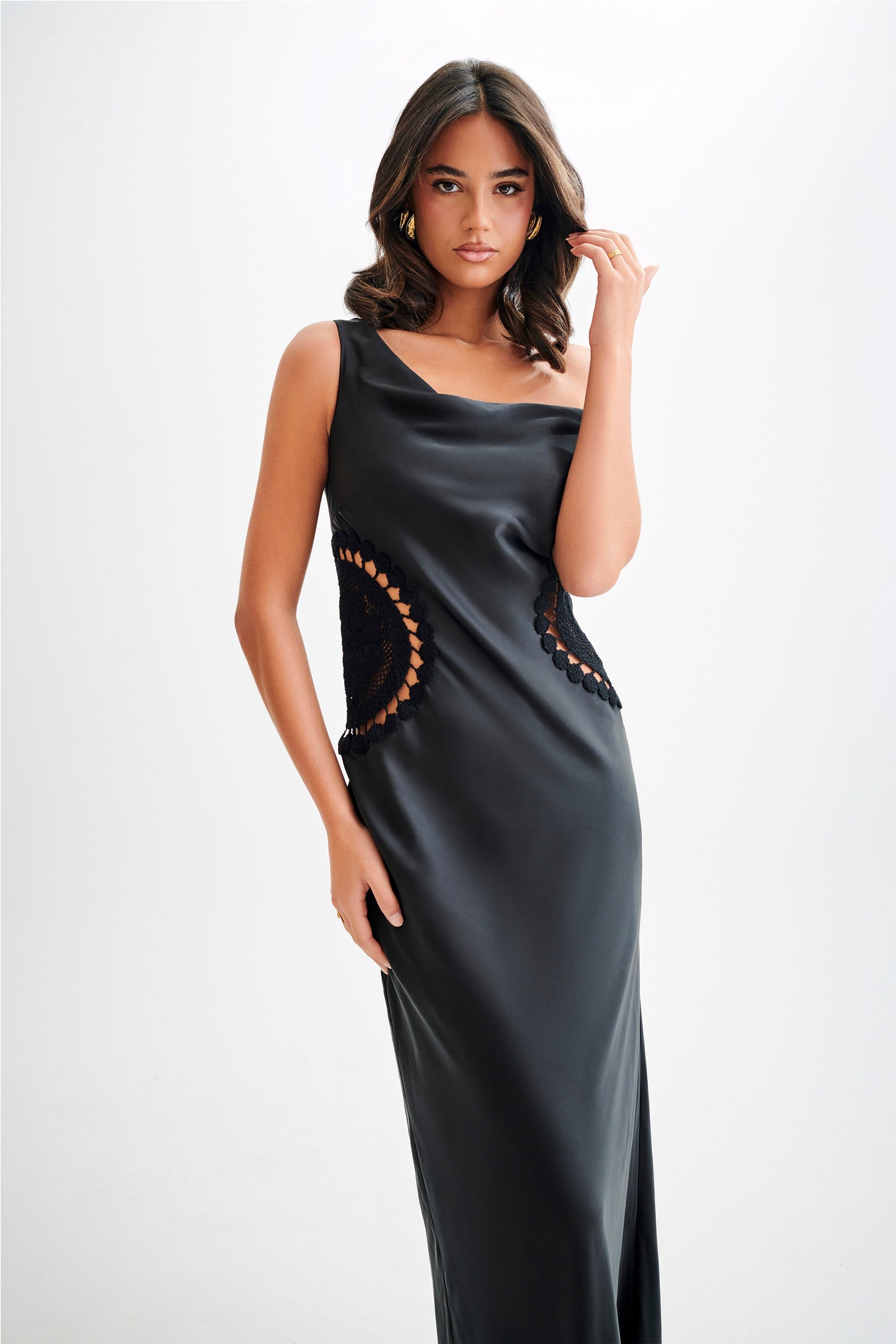 Kristina Robe Maxi en Satin avec Crochet - Noir