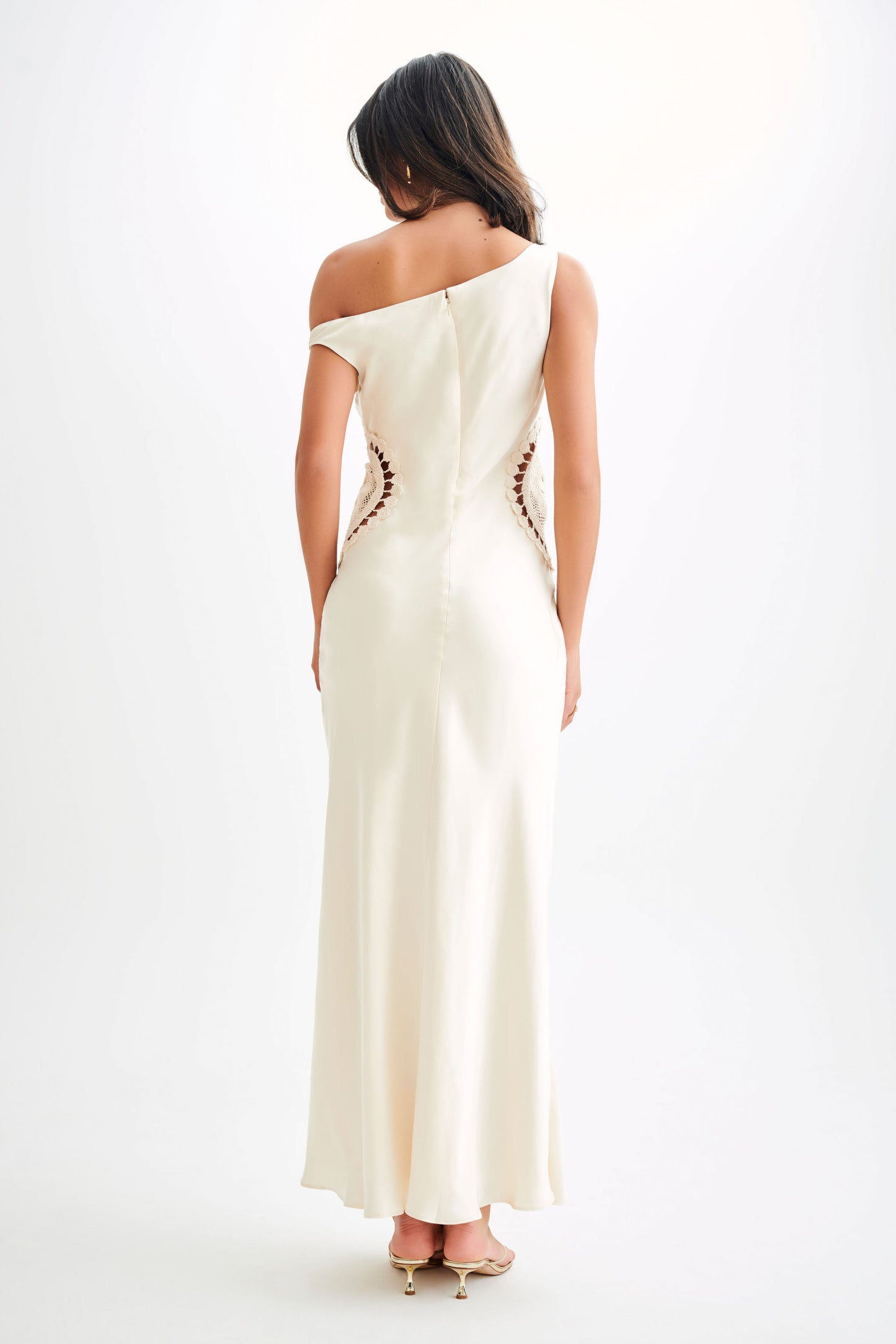 Kristina Robe Maxi en Satin avec Crochet - Ivoire