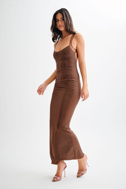 Jasmyn Robe Maxi avec Strass et Dos en Maille - Chocolat