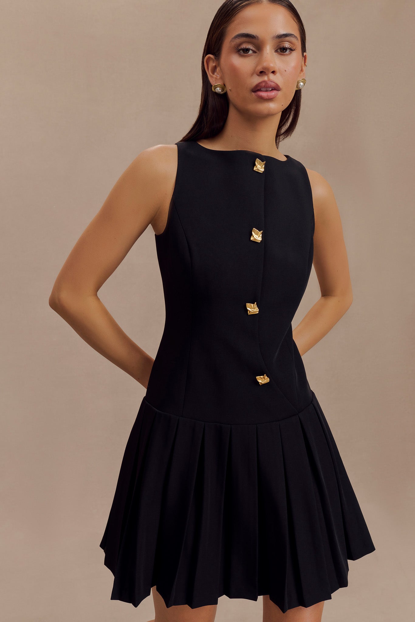 Robe mini plissée sans manches Mackenzie - Noir