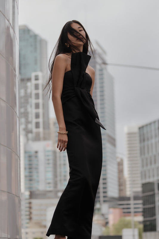 Robe Maxi en Satin à Structure Définie et Sans Bretelles Cyrill - Noir