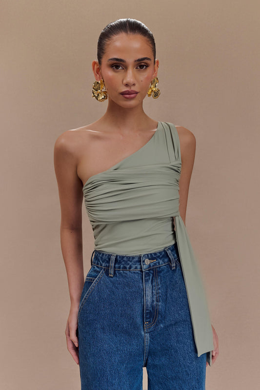 Sera Haut en nylon recyclé à une épaule avec drapé - Basil