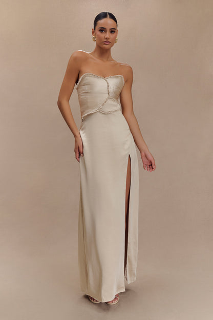 Robe Maxi Satin Larissa avec Pétales Froncés - Or Poudré