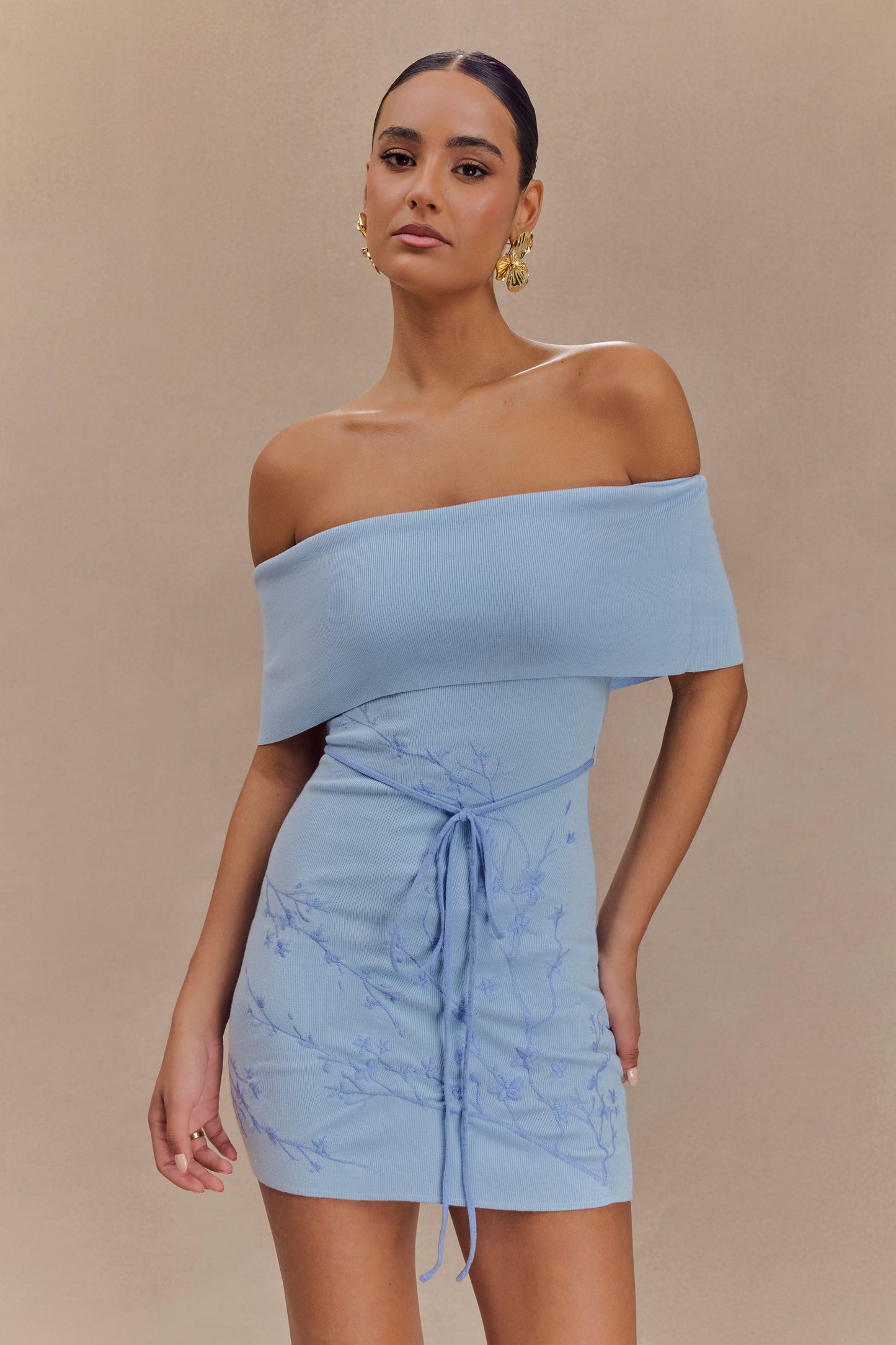 Mini-robe en jersey brodé à épaules dénudées Mallory - Bleu glace