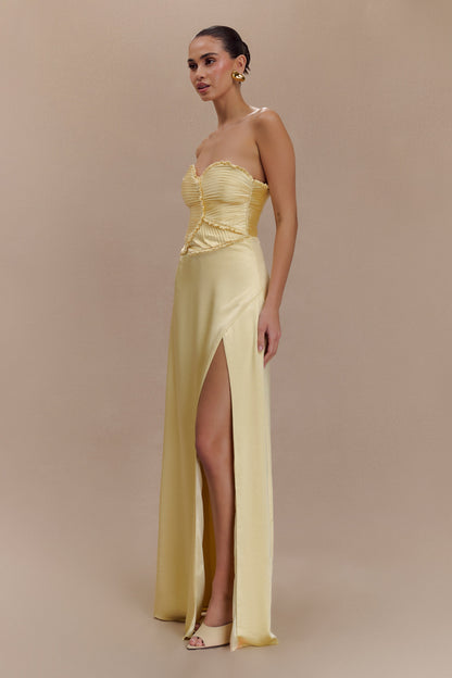 Robe longue satinée Larissa avec pétales froncés - Citron